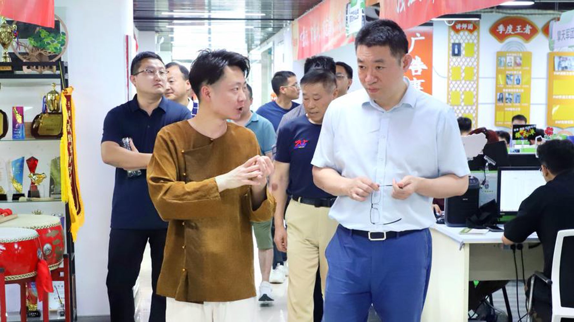 流泳晓网络科技